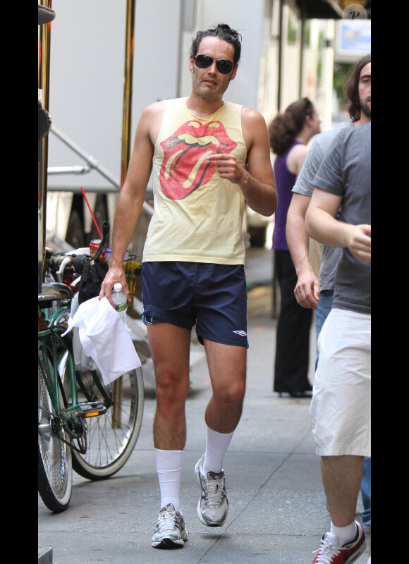 Russell Brand sur le tournage du film Arthur le 26 juillet 2010 à New York