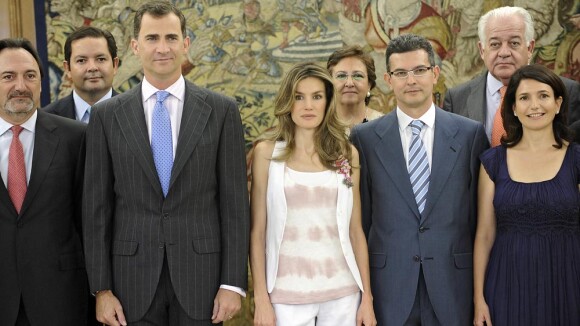 Letizia d'Espagne : Au bras de son époux, elle est à l'heure estivale !