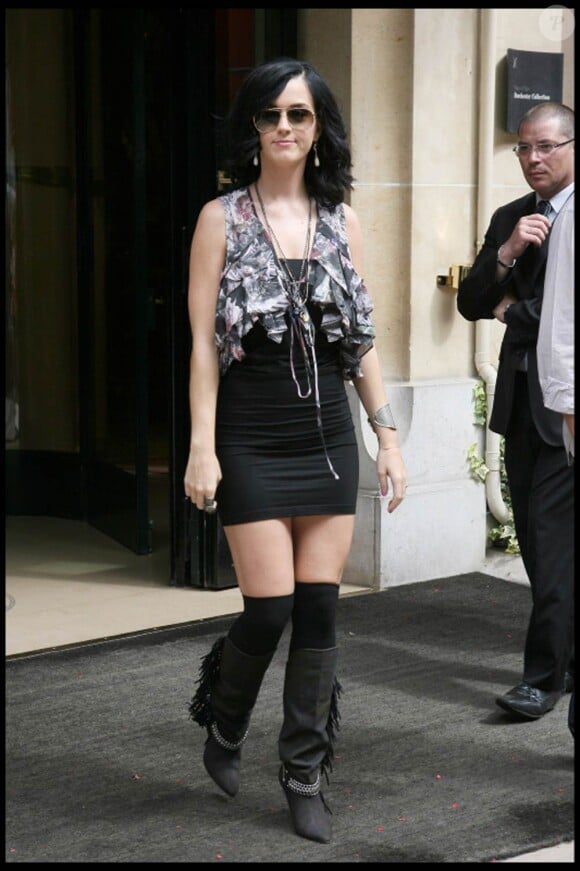 Katy Perry : elle a complètement craqué pour la tendance pointue, et a dit au revoir aux chaussures à bouts arrondis !