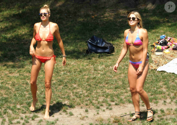 Jessica Hart et sa soeur Ashley Hart sur New York le 17 juillet
