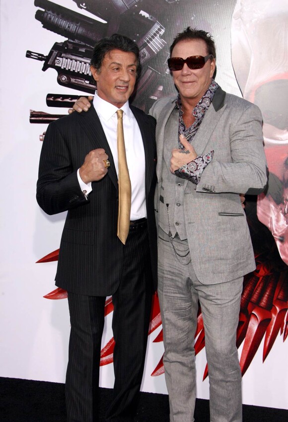 Sylvester Stallone et Mickey Rourke, lors de l'avant-première de The Expendables, au Graumann's Chinese Theatre d'Hollywood, à Los Angeles, le 3 août 2010.