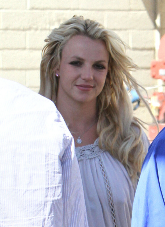 Britney Spears fait du shopping dans le mall Topanga à Los Angeles le 3 août 2010