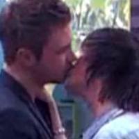 Secret Story 4 : Maxime embrasse Thomas et officialise enfin avec... Stéphanie !