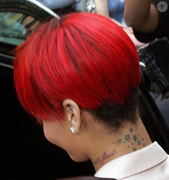 Rihanna arbore son nouveau tatouage, à New York. 11 août 2010