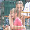 Jessica Alba et sa fille Honor dans les rues de PAris