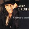 Abbey Lincoln, très grande voix et très grand sourire du jazz, est décédée le 14 août 2010 à New York...