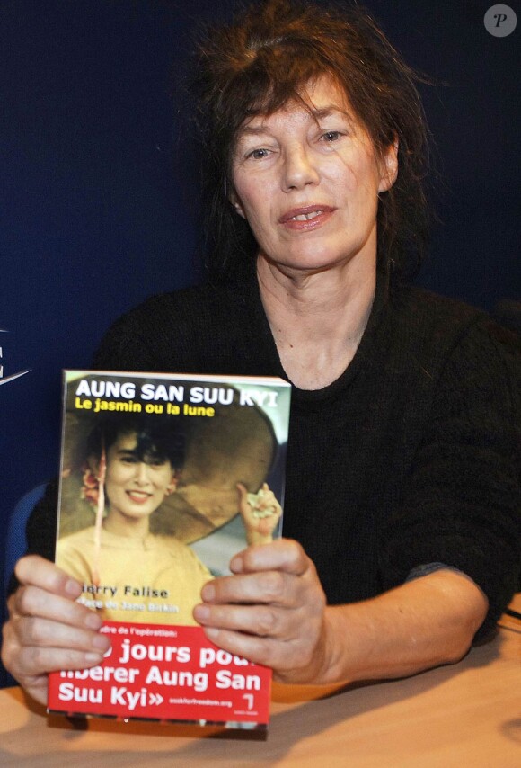 Au festival cinématographique de Douarnenez, en août 2010, Jane Birkin et le prix Nobel Aung San Suu Kyi, qu'elle soutient ardemment, ont été honorées...