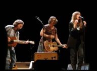 Regardez Johnny Depp monter sur scène et prendre sa guitare pour Patti Smith !