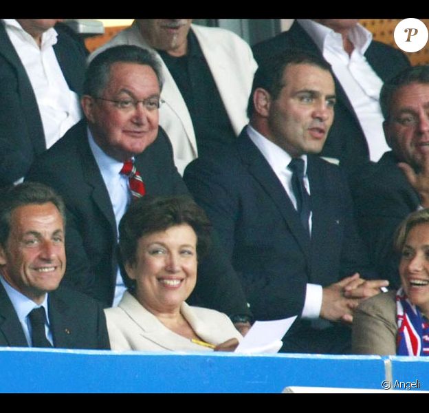 Nicolas Sarkozy Pascal Obispo Cecile De Menibus Et Tous Les People Et Politiques Qui Ont Encourage En Vain Les Bleus Purepeople