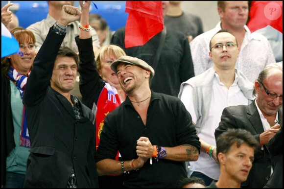 Marc Lavoine et Pascal Obispo, à l'occasion du match France-Biélorussie, au Stade de France, à Saint-Denis, le 3 septembre 2010.