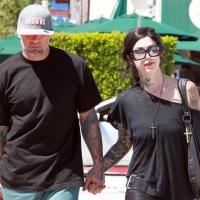Jesse James : L'ex-mari de Sandra Bullock a retrouvé l'amour... et sa nouvelle belle est plus tatouée que lui !