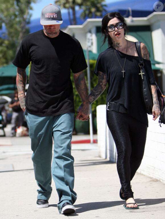 Jesse James, l'ex-mari de Sandra Bullock, a retrouvé l'amour dans les bras de la tatoueuse professionnelle Kat Von D. Ils s'affichaient main dans la main à West Hollywood, ce vendredi 3 septembre.