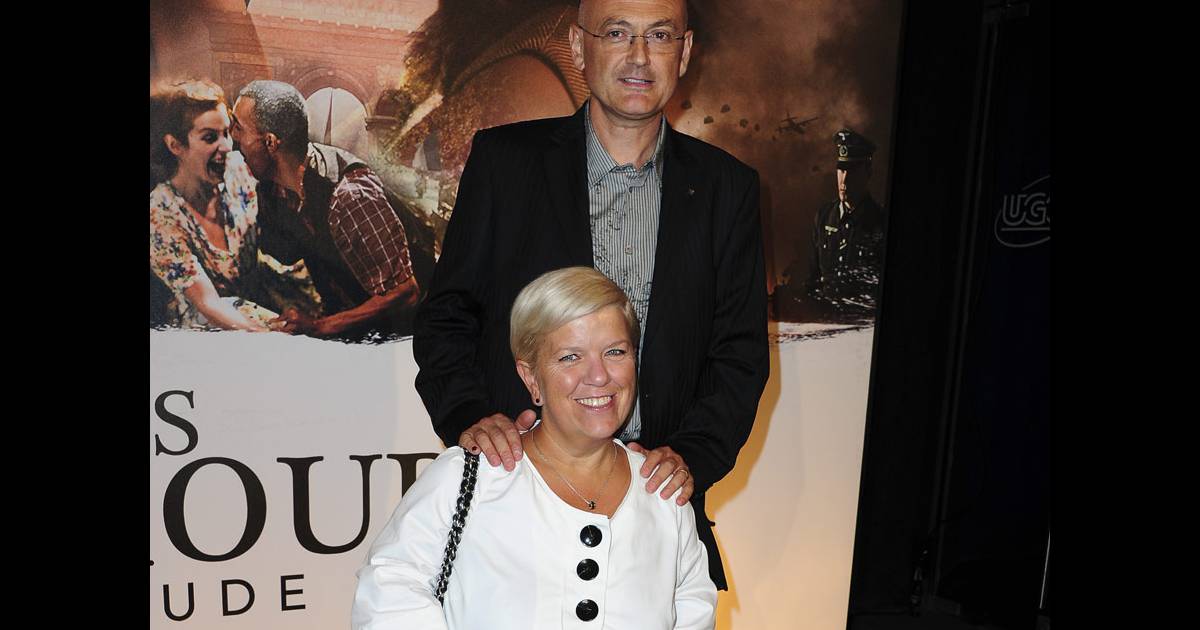 Mimie Mathy et son mari Benoist Gérard lors de la présentation du film Ces amours-là à Paris le ...