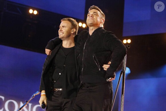 Le 12 septembre 2010, de nombreuses stars étaient réunies pour un concert de bienfaisance au profit de l'association Help for Heroes. Robbie Williams et Gary Barlow ont alors été réunis sur scène pour la première fois en 15 ans !