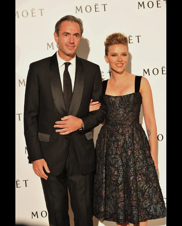 Daniel Lalonde et Scarlett Johansson lors de la soirée Moët & Chandon à Epernay le 13 septembre 2010