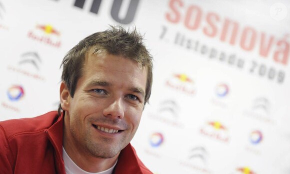 Sébastien Loeb, en passe de remporter en 2010 son septième titre mondial, peut compter sur le fervent soutien de The Eldorados, auteurs de l'hymne Unser Sebastien Loeb !