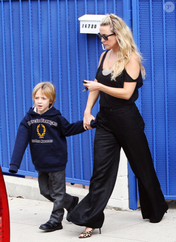 Kate Hudson à Pacific Palisades avec son fils Ryder le 8 septembre 2010