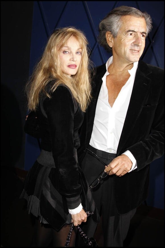 Arielle Dombasle et Bernard-Henri Levy, à l'occasion de l'avant-première de Yves Saint Laurent - Pierre Bergé : L'amour fou, qui s'est tenue au cinéma L'Arlequin, à Paris, le 20 septembre 2010.