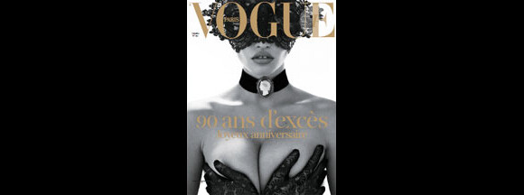 Lara Stone en couverture du numéro spécial de Vogue en kiosque le 27 septembre 2010