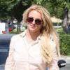 Britney Spears va déjeuner au café Marmelade à Calabasas, entourée d'un garde du corps, mercredi 22 septembre.