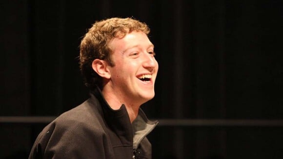 Mark Zuckerberg : Le créateur de Facebook plus riche que le géant d'Apple !