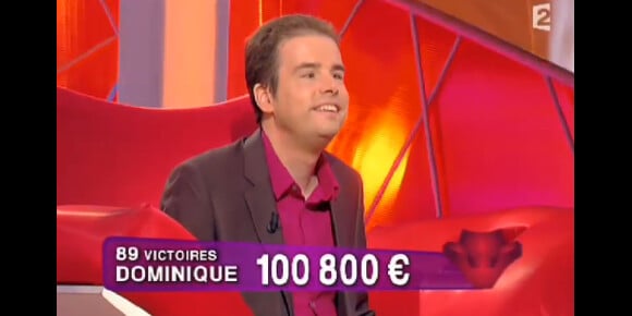 Dominique fête sa 89e victoire et compte plus de 100 000 euros de gains à l'émission Tout le monde veut prendre sa place, animée par Nagui.