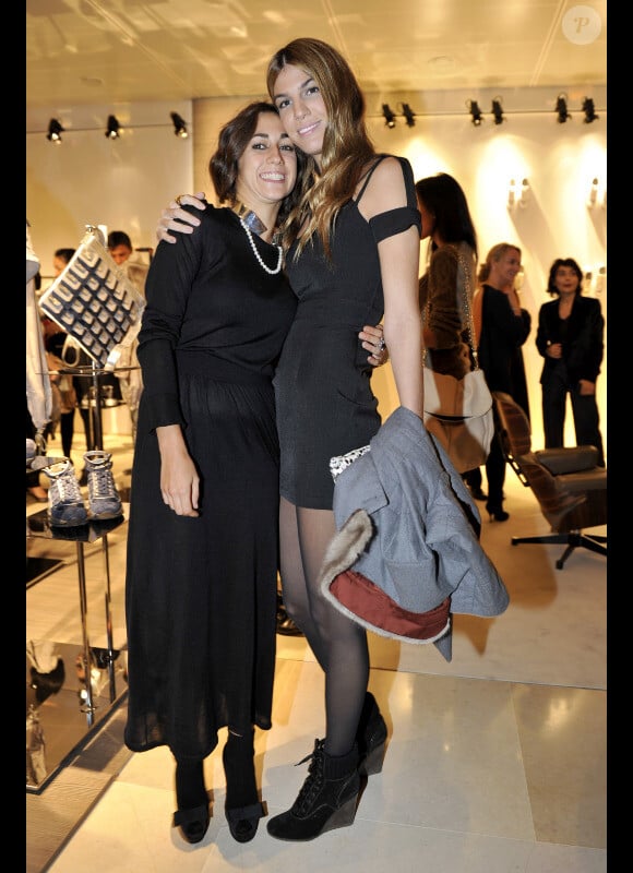 Delfina Delettrez Fendi et Bianca Brandolini lors de la présentation de la collection Capsule Printemps-été 2011 Hogan by Karl Lagerfeld le 2 octobre 2010 à Paris
