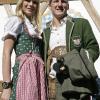 Bastian Schweinsteiger et sa compagne profitaient des joies de l'Oktoberfest en 2008. En 2010, faute de bons résultats, les stars du Bayern sont privées de bière et de culotte folklorique !
