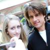 Tom Cruise va à la rencontre des enfants d'une école primaire, à Prague, le 5 octobre 2010.