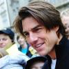 Tom Cruise va à la rencontre des enfants d'une école primaire, à Prague, le 5 octobre 2010.
