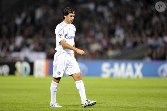 Raul sous la maillot de son nouveau club Schalke 04, en Allemagne