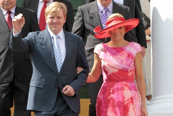 Willem-Alexander et Maxima des Pays-Bas officialisaient le 10 octobre 2010 la dissolution de la Fédération des antilles néerlandaises !
