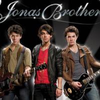 Crise de paranoïa pour les Jonas Brothers : ils annulent un concert !
