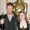 Glen Hansard et Markéta Irglová arborant leur Oscar de la meilleure chanson originale pour le film Once en 2008