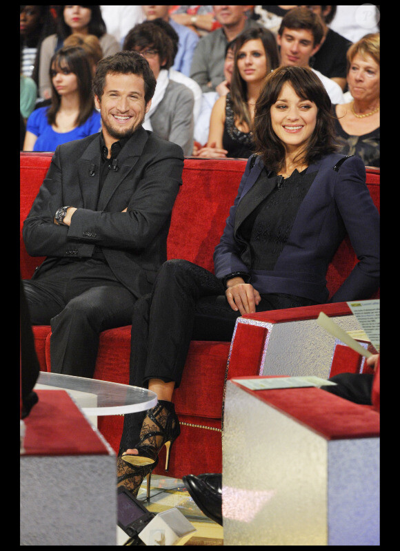 Marion Cotillard et Guillaume Canet sur le plateau de l'émission Vivement Dimanche le 6 octobre 2010