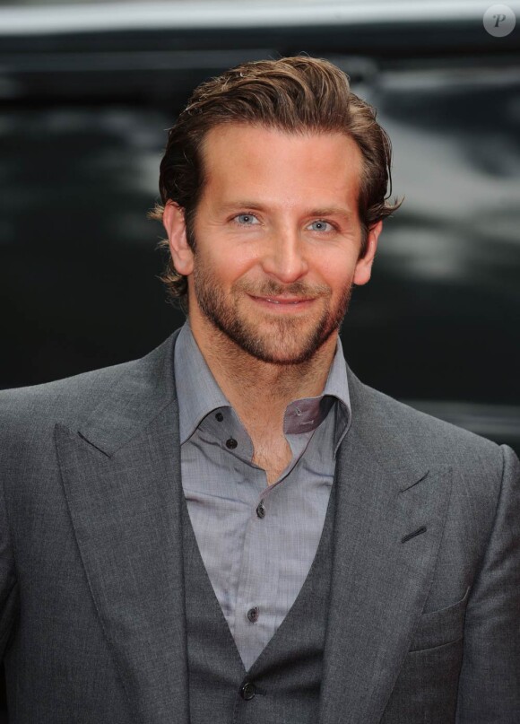 Bradley Cooper bientôt dans un film de vampires victorien avec deux beautés ?