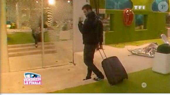 Maxime s'en va dans l'indifférence... (quotidienne du 20 octobre 2010)
