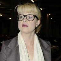 Kelly Osbourne : Très énervée par les grèves, elle reste chic et très mince !