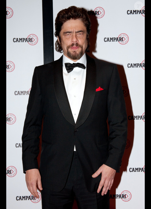 Benicio Del Toro lors de la présentation du nouveau calendrier 2011 Campari Red Affair à Milan le 21 octobre 2010