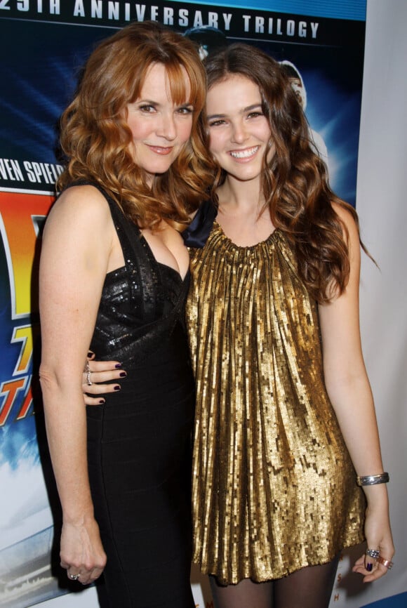 Lea Thompson et sa fille Zoey fêtent les 25 ans de "Retour vers le futur" (25 octobre 2010 à NYC)