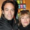 Antony et Nathalie Delon, Mathieu Delarive lors du vernissage de la galerie Caplain-Matignon à Paris le 21 octobre 2010