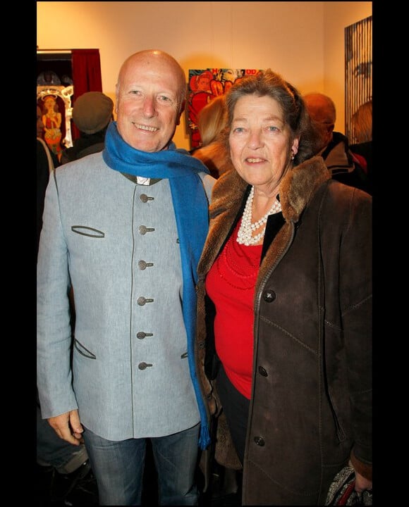 Le baron François Xavier de Sambucy de Sorgue et la princesse Chantal de France lors du vernissage de la galerie Caplain-Matignon à Paris le 21 octobre 2010