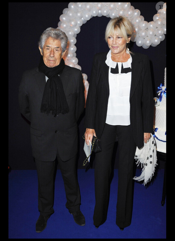 Philippe Gildas et son épouse Maryse lors de la générale de la comédie musicale Mamma Mia au Théâtre Mogador à Paris le 28 octobre 2010