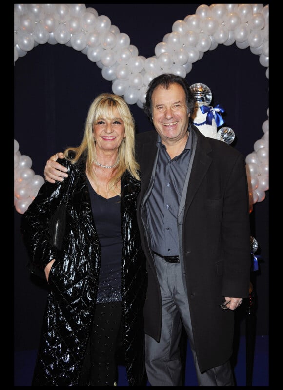 Daniel Russo et sa femme Lucie lors de la générale de la comédie musicale Mamma Mia au Théâtre Mogador à Paris le 28 octobre 2010
