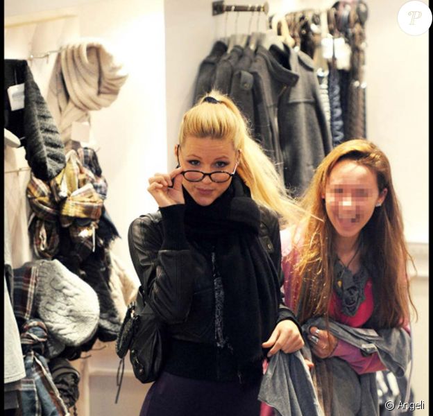 Michelle Hunziker, séance shopping à Milan avec sa fille Aurora, octobre 2010