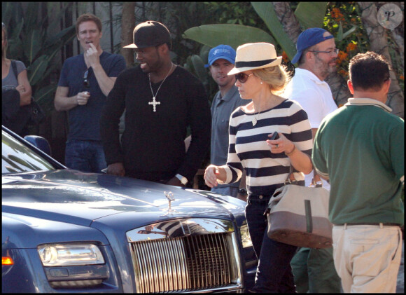 50 Cent et Chelsea Handler sortent d'un restaurant ensemble, à Los Angeles le 31 octobre 2010