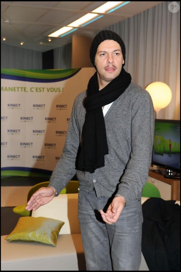 Laurent Lafitte à l'occasion du lancement de la nouvelle console Kinect pour X Box 360 chez Microsoft à Paris, le 9 novembre 2010