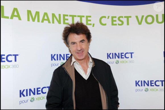 François Cluzet à l'occasion du lancement de la nouvelle console Kinect pour Xbox 360 chez Microsoft, à Paris, le 9 novembre 2010