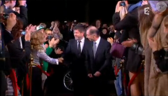 Chevallier et Laspalès arrivent dans le studio Gabriel pour l'émission Champs-Elysées (diffusée le 13 novembre 2010 sur France 2)