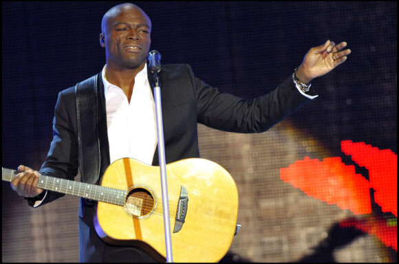 Seal pendant l'émission Champs-Elysées, en direct sur France 2 (13 novembre 2010)